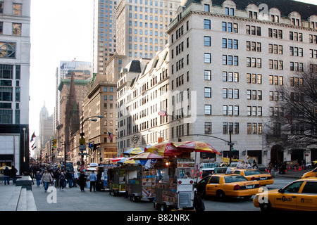 5th Avenue shopping Street in Manhattan New York City Stockfoto