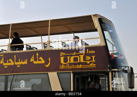 Big Bus Tour Company in Dubai tätig Stockfoto