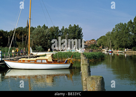 Yacht im Hafen von Wustrow, Fischland, Mecklenburg-Western Pomerania, Deutschland. Stockfoto