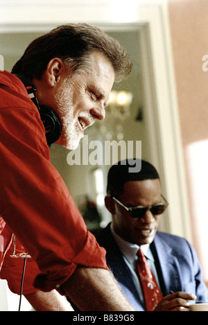 Jamie Foxx, Taylor Hackford auf dem Set Ray Jahr: 2004 - USA Stockfoto