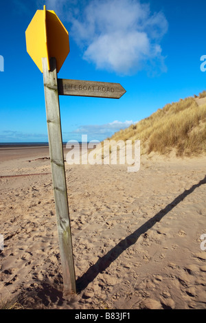 Wegpunkt am Küstenweg Stockfoto