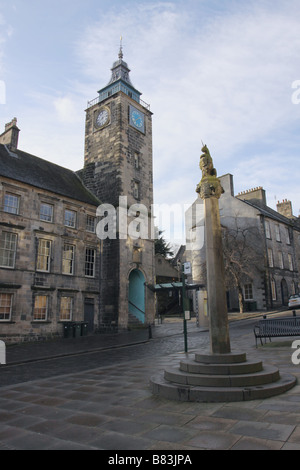 Mautstelle und Einhorn Statue auf mercat cross Stirling Schottland Januar 2009 Stockfoto