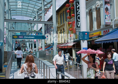 Singapur Chinatown China chinesische Streetshop Shop Nacht Markt Innenstadt u-Bahn-Zug Mittelrohr Stockfoto