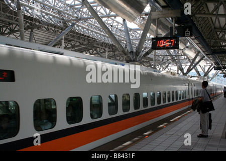 Die THSR (Taiwan High Speed Rail) Zug in Taiwan Stockfoto