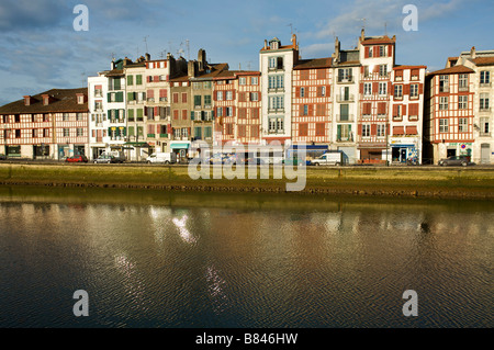 Nive Fluss in der Stadt von Bayonne zahlt baskischen Frankreich Stockfoto