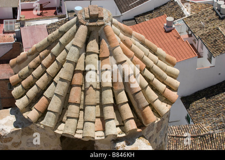 Einer der Türme des Schlosses in Olvera Stockfoto