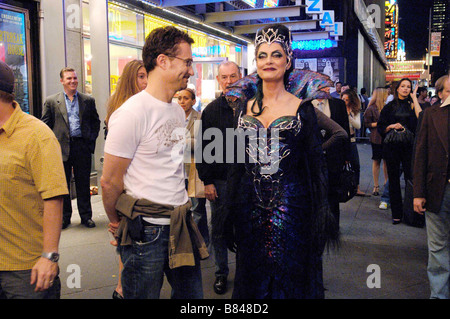 Barry Josephson Barry Josephson Producteur Barry Josephson avec Susan Sarandon sur le tournage/auf dem Satz du Film Il était une fois/Verzaubert (2007) USA Stockfoto