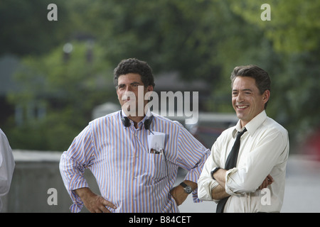 Jon Poll Jon Poll Regisseur: Jon Poll avec Robert Downey Jr. sur le tournage/auf dem Satz du Film Charlie Bartlett Jahr: 2007-USA Stockfoto