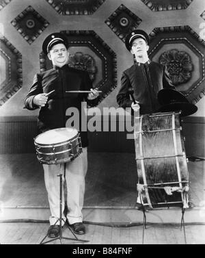 Sie darn tootin' Jahr: 1928 USA Stan Laurel, Oliver Hardy Regisseur: Edgar Kennedy Stockfoto
