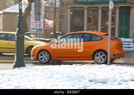 Orange Ford Fokus Stockfoto