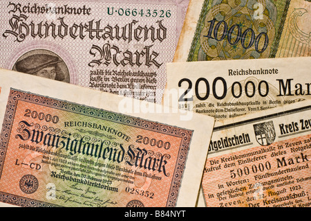 Deutsche Banknoten - aus der Zeit der Hyperinflation 1923. 10.000; 20.000; 100.000; 200.000 und 500.000 Mark Stockfoto