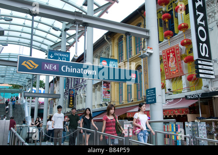 Singapur Chinatown China chinesische Streetshop Shop Nacht Markt Innenstadt u-Bahn-Zug Mittelrohr Stockfoto