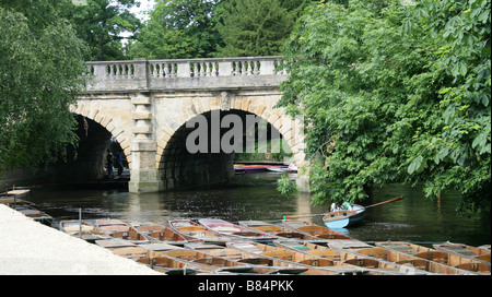 Magdalen Brücke über den Fluss Cherwell, Oxford, Oxfordshire, Vereinigtes Königreich Stockfoto