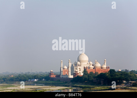 Taj Mahal gesehen von das Rote Fort in Agra Indien Stockfoto