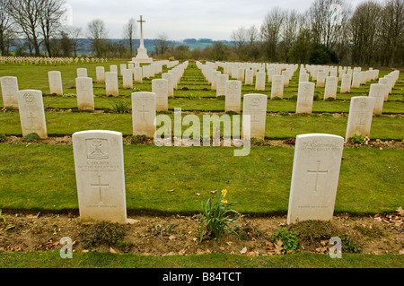 Friedhof am Theipval mit 300 britischen und Commonwealth-Gräber und 300 französische Gräber Stockfoto