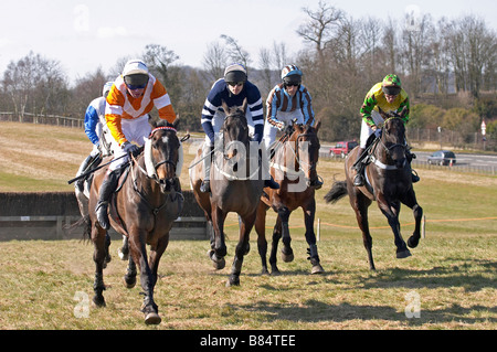 Pont darauf Pferderennen Godstone Surrey Stockfoto