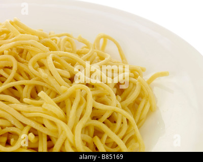 Schüssel mit Nudeln Stockfoto