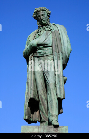 Statue von Russlands berühmtester Dichter Alexander Pushkin (1799-1837) am Puschkin-Platz in Moskau, Russland Stockfoto