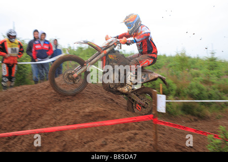 Wettbewerber in der FIM Enduro-Weltmeisterschaft. Stockfoto