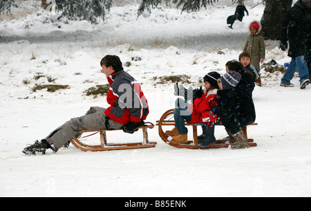 Riesige Menge an Schnee fallen im London Borough of Richmond upon Thames im Februar 2009. Stockfoto