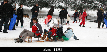 Riesige Menge an Schnee fallen im London Borough of Richmond upon Thames im Februar 2009. Stockfoto