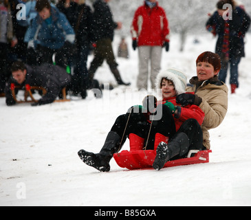 Riesige Menge an Schnee fallen im London Borough of Richmond upon Thames im Februar 2009. Stockfoto