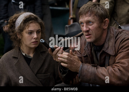 Trotz Jahr: 2008 Regie: Edward Zwick Alexa Davalos, Daniel Craig Stockfoto