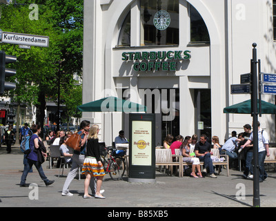 Berlin-Kurfürstendamm-Starbucks-Kaffee Stockfoto