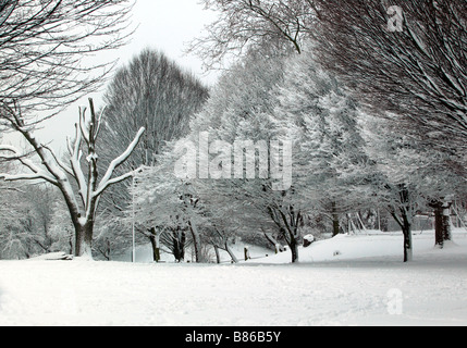 Schöne Schneelandschaft in Hilly Fields Park, Lewisham Stockfoto