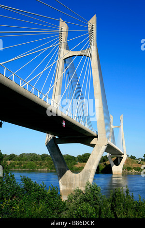 Die Tarascon-Beaucaire Suspension Bridge (2000) in Tarascon in Frankreich Stockfoto