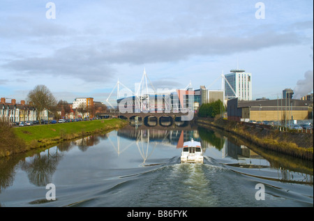 Der Fluss Taff in Cardiff Millennium Stadium nachschlagen Stockfoto