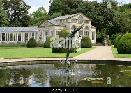 Der große Wintergarten und die Statue des Merkur, der geflügelte Bote, Syon House, Brentford, Middlesex, England, UK Stockfoto