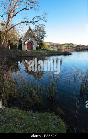 Eine kleine Kirche in Gougane Barra Park Stockfoto