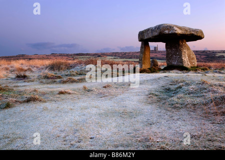 Lanyon Quoit in Frost-Ding-Dong-Mine in Cornwall Hintergrund Stockfoto