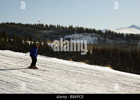 Skifahrer auf der Piste in Vail Colorado Stockfoto