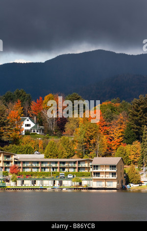 Ein Sturm rollt über den Adirondack Mountains am Lake Placid, New York USA 6. Oktober 2008 Stockfoto