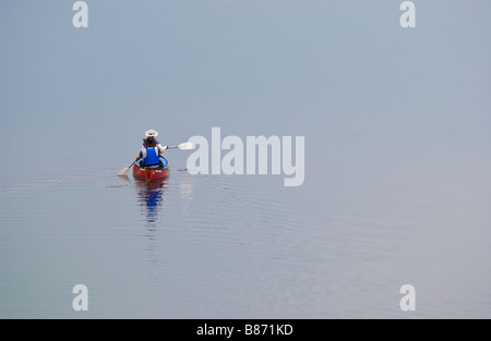 Kanuten auf River Wye Springer-in offenen Kanu UK Stockfoto