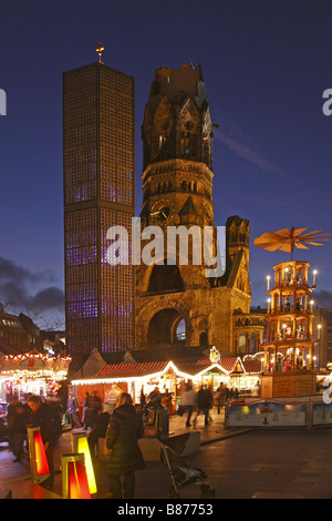 Berliner Gedaechtniskirche Kaiser Wilhelm Gedächtniskirche Europacenter Wohnaccesoires Weihnachten Stockfoto