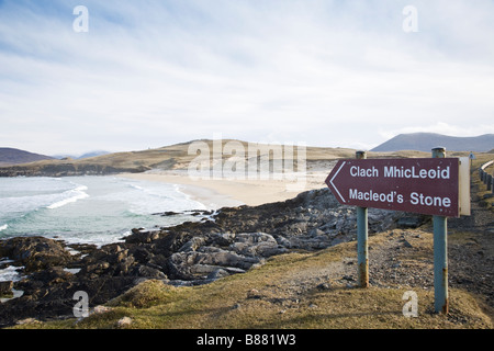 MacLeod Steinzeichen, Blick auf Ton z., Insel Harris, Schottland. UK Stockfoto