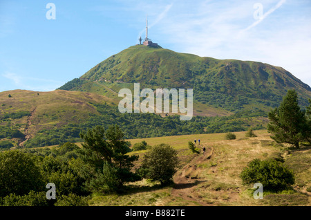 Der Puy de Dome/Puy-de-Dome Vulkan im Parc des Volcans d'Auvergne, Chaîne des Puys, Auvergne, Frankreich Stockfoto