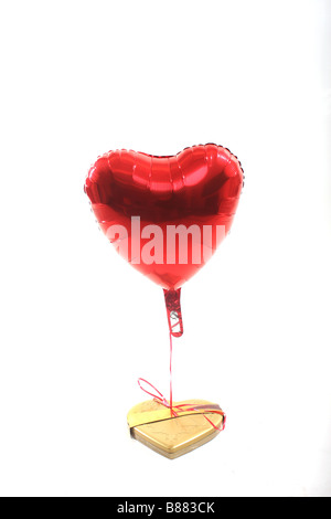 Valentines Candy und Ballon Geschenk-Ausschnitt Stockfoto
