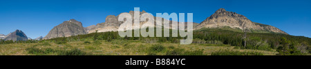 Wide panoramic photograph of an impressive rock formation near Beaver Pond Trail and St. Mary's Lake in Glacier National Park Stockfoto