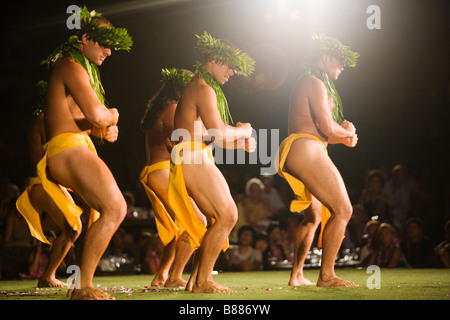 Tänzerinnen bei der alten Lahaina Luau, Lahaina, Maui, Hawaii Stockfoto