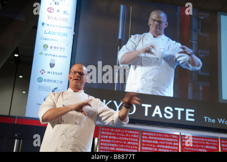 Chefkoch Heston Blumenthal gibt einen Vortrag und Demonstration an der Tokyo-Geschmack: die Welt-Gipfel der Gastronomie, 10. Februar 2009. Stockfoto