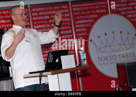 Chefkoch Heston Blumenthal gibt einen Vortrag und Demonstration am Tokyo Geschmack The World Summit der Gastronomie 2009, 10. Februar 2009 Stockfoto