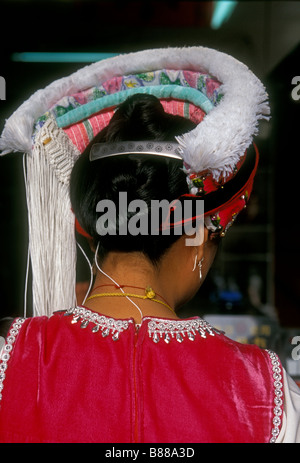 1, 1, chinesische Frau, Frau Bai, Bai, Bai Ethnizität, ethnische Minderheit, erwachsene Frau, tragen, Hut, Dali, Yunnan, China, Asien Stockfoto