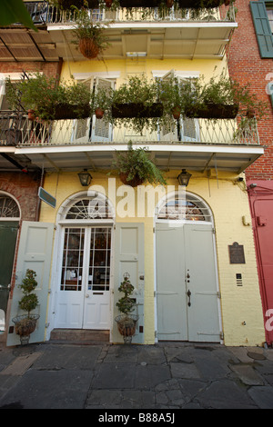 624 Piraten Gasse in New Orleans, wo berühmte Schriftsteller William Faulkner im Jahr 1925 lebte. Louisiana, USA. Stockfoto