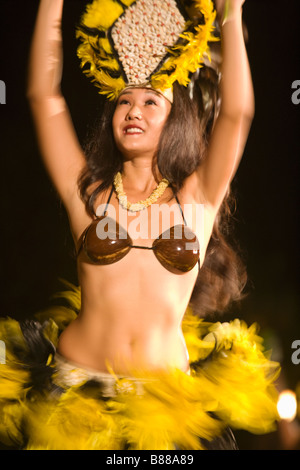 Tänzerinnen bei der alten Lahaina Luau, Lahaina, Maui, Hawaii Stockfoto