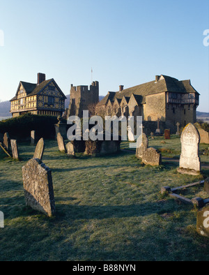 Stokesay Castle, Shropshire, Großbritannien. Eines der schönsten befestigten Herrenhäuser Englands, wurde es zwischen 1240 und 1290 von Laurence de Ludlow erbaut Stockfoto