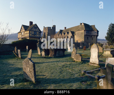 Stokesay Castle, Shropshire, Großbritannien. Eines der schönsten befestigten Herrenhäuser Englands, wurde es zwischen 1240 und 1290 von Laurence de Ludlow erbaut Stockfoto